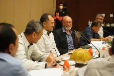 Bertemu Direksi Kalla,...
