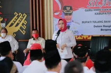 Bupati Winarti Gelar...