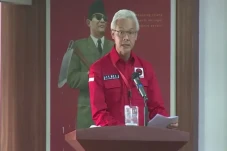 Ganjar Bacakan 7 Rekomendasi...
