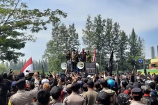 Pemkab Bekasi Diminta...
