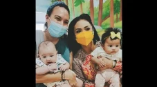Baby Djiwa Pandangi...