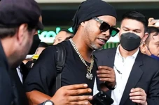 Tiba di Jakarta, Ronaldinho...