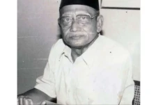 Sosok KH Azhar Basyir,...