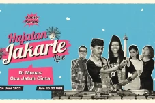 Di Monas Gua Jatuh Cinta