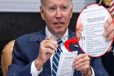 Biden Tak Sengaja Tunjukkan...