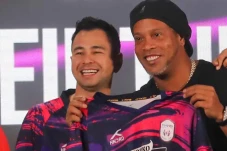 RD Bebaskan Ronaldinho...