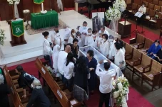 Suasana Ibadah Tutup...