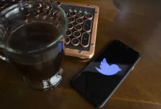 Twitter Meluncurkan...