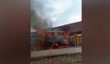 Memilukan! Pingsan Melihat...