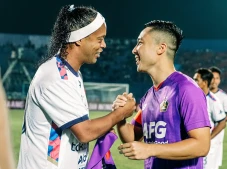 Hasil Trofeo Ronaldinho:...