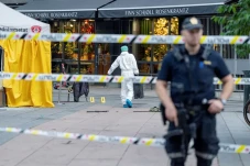 Norwegia Tetapkan Penembakan...