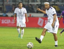Ronaldinho: Masa Depan...