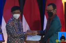 UI Raih Penghargaan...