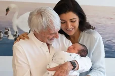 Kontroversi Bernie Ecclestone:...