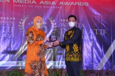 Bupati Batola Sabet...