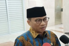 Profil Yandri Susanto,...