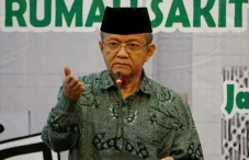 Izin Usaha Holywings...