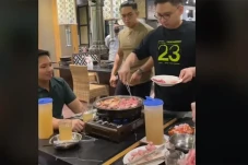 Viral! Anak Gym Makan...