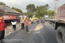 Gara-gara Nyalip Mobil,...
