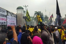 Aksi Demo Mahasiswa...