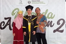 Keren! Hafiz Lulusan...