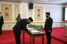 Tito Karnavian Lantik...