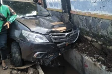 Hilang Kendali, Minibus...