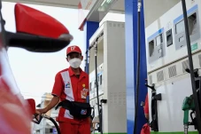 Beli Pertalite dan Solar...