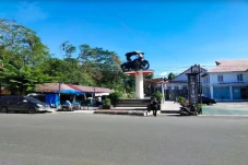 Soal Pembongkaran Tugu...