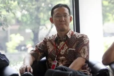 Profil Sunny Tanuwidjaja,...