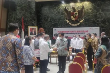 Kukuhkan Panitia Bulan...