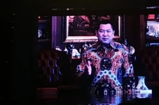 Bangkitkan Ekonomi Indonesia,...