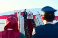 Presiden Jokowi Bertolak...