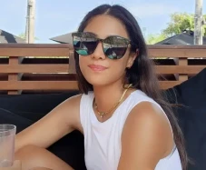 Dian Sastro Pamer Kulit...