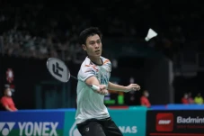 Bentrok Kento Momota...