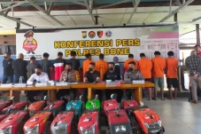 Polres Bone Tangkap...