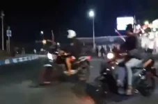 Hadang dan Bakar Motor...