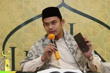 Profil Buya Arrazy Hasyim,...