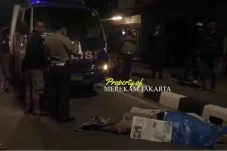 Mabuk Intisari, Pria...