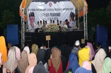 Ribuan Santri Doakan...