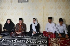 Kunjungi Ponpes Buntet,...