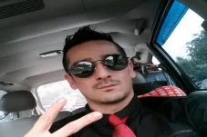 Dikeroyok 5 Orang, Pesinetron...
