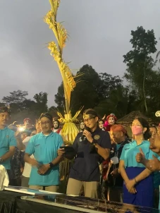 Menteri Sandiaga Gandeng...