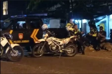 Mencekam! Brimob Bersenjata...