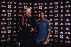 Manchester United Amankan...