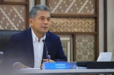 Di Bawah Kepemimpinan...
