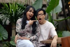Lihat Video Musik Sampai...