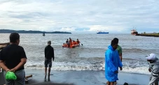 Loncat ke Dermaga Gegara...