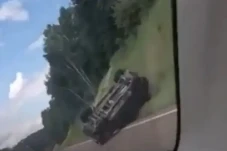 Mobil Ekstremis Anti-Islam...