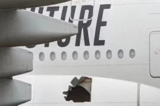 Emirates Terbang 14...